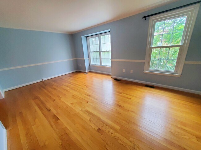Building Photo - 8002 Broken Reed Ct
