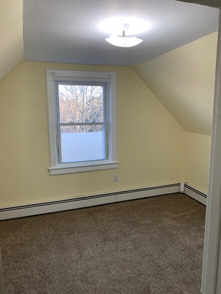 Building Photo - 501 Shore Rd