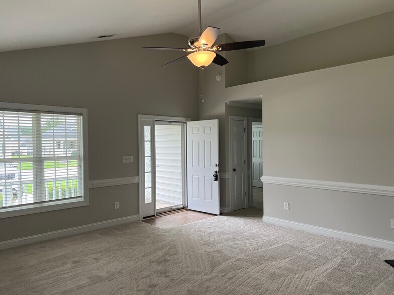 Building Photo - 4323 Blazing Star Ln