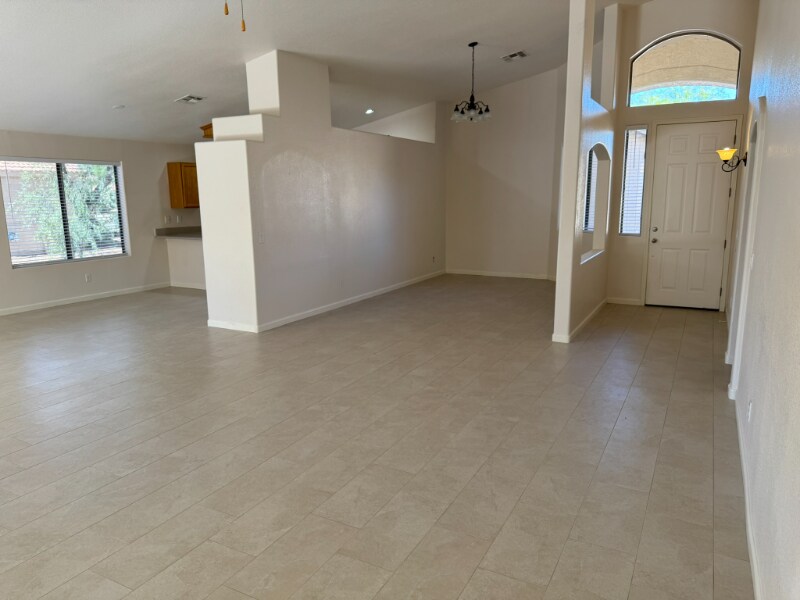 Building Photo - 8628 Esselmont Dr E