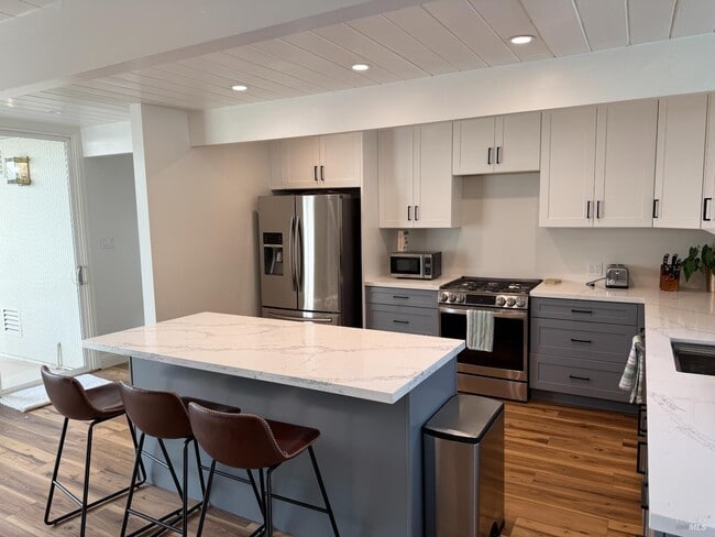 Building Photo - 840 Idylberry Rd