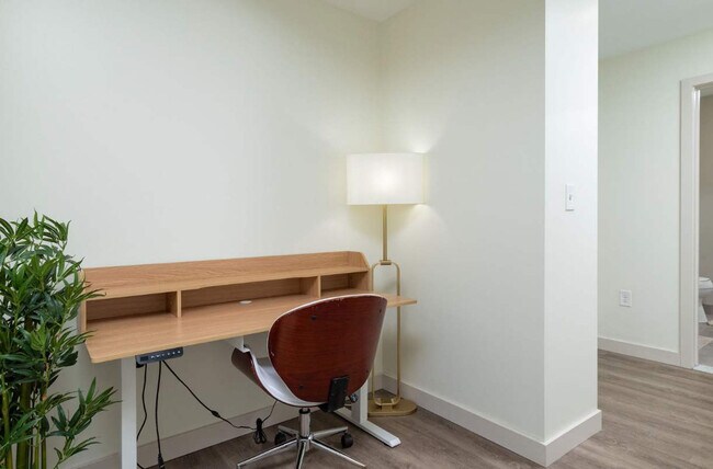 Building Photo - 1363 B Boylston Street-SI ID1533538P