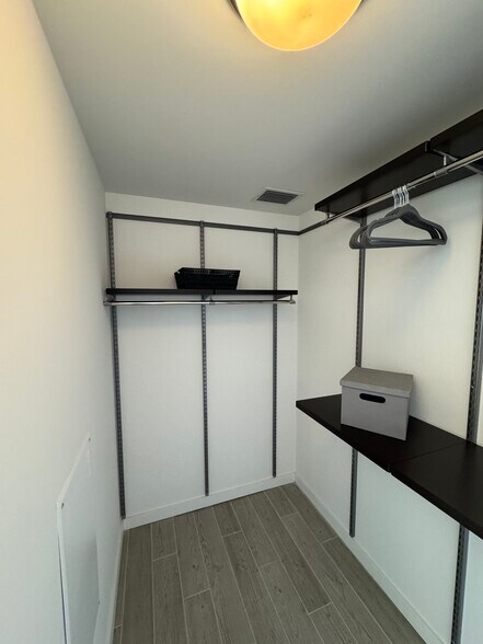 Walking Closet - 342 NE 35th St