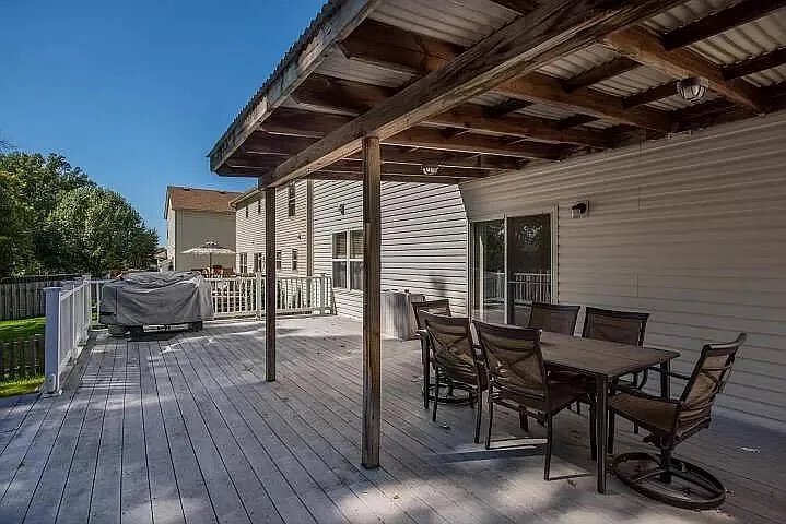 Building Photo - 7855 Fairfax Loop Dr