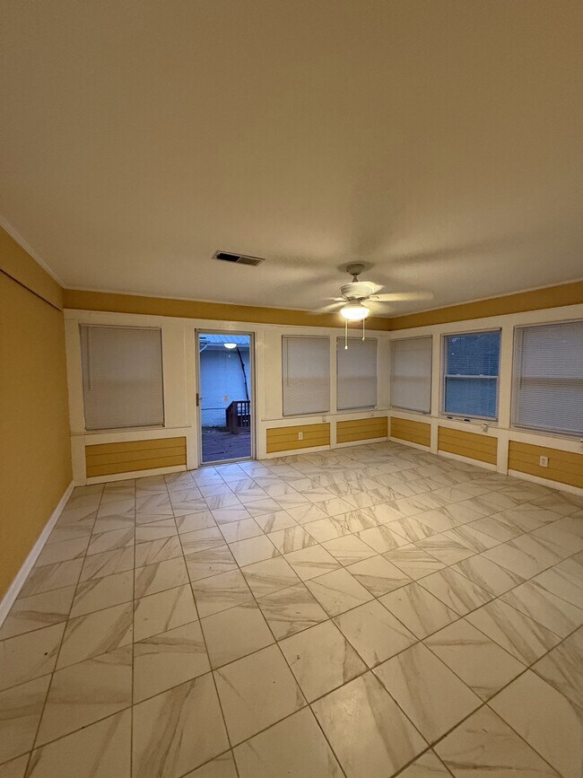 Building Photo - 2366 N Walston Bridge Rd