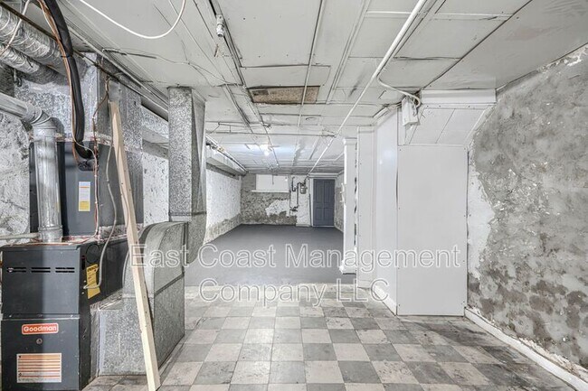 Building Photo - 2107 W Saratoga St