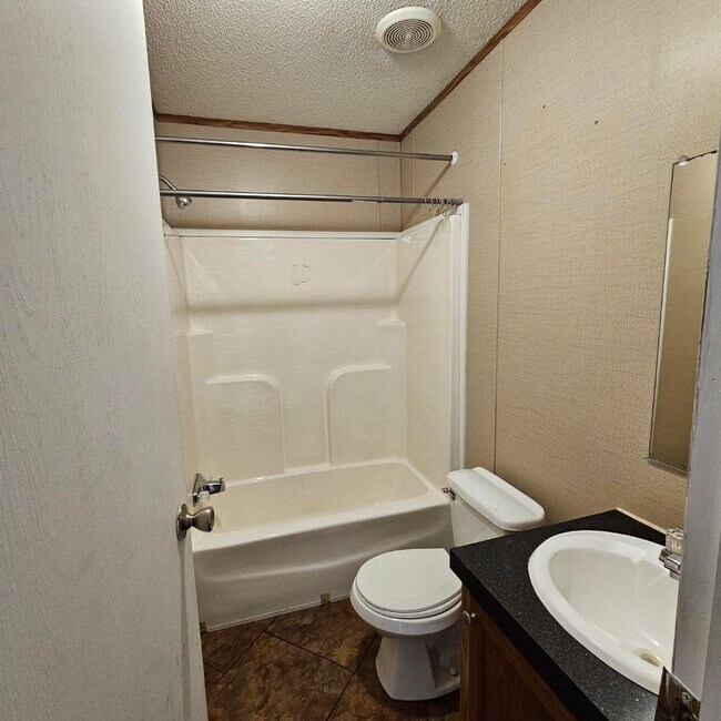 Building Photo - 318 St Charles Bypass