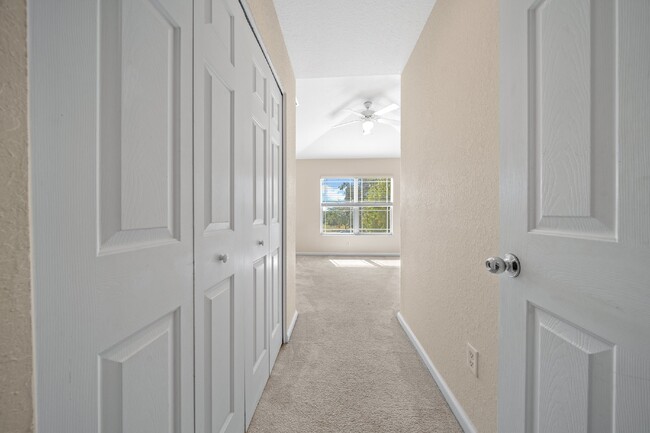 Building Photo - **3 Bed 2 Bath Maintenance Free townhome i...