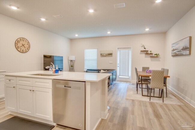 Building Photo - 5689 Stellarjay St