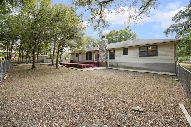 Building Photo - 10319 Old Manchaca Rd