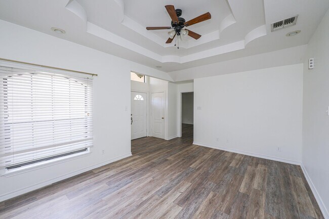 Building Photo - 752 Buffalo Ct