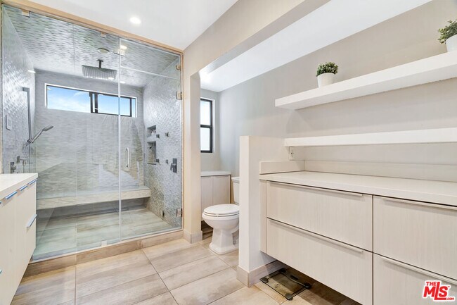 Building Photo - 6324 Geyser Ave