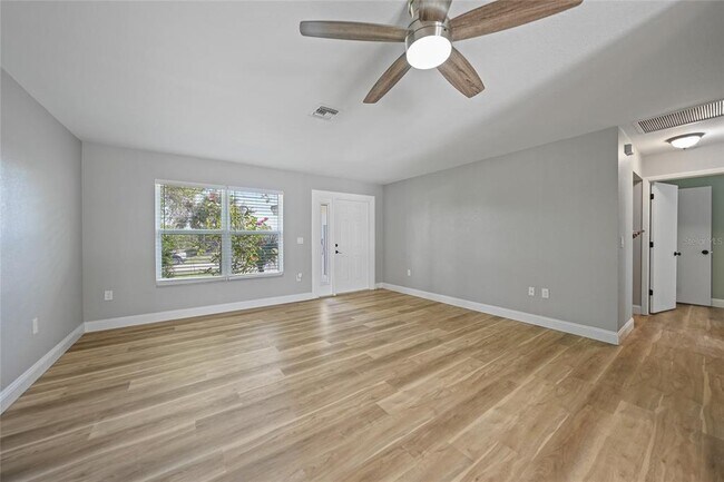 Building Photo - 2925 Magdalina Dr
