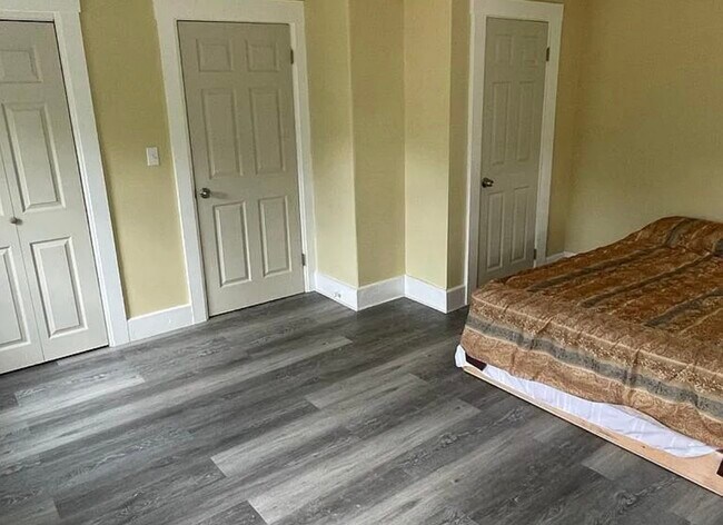 Building Photo - 39 Smith St