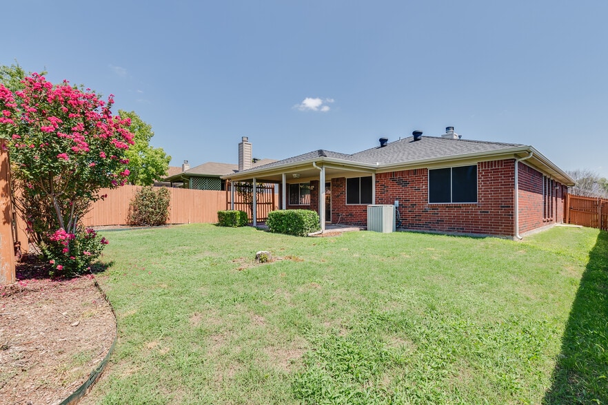 Back Yard - 2508 Concina Way