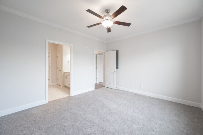 Building Photo - 2022-BUILT BURKITT COMMONS CONDO WALKABLE ...