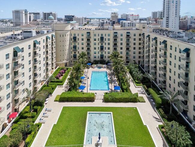 Building Photo - 610 Clematis St