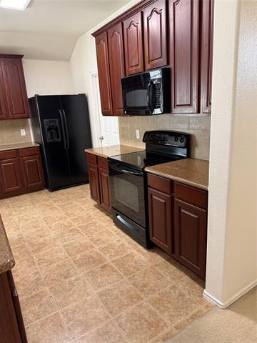 Building Photo - 4709 Redbud Dr