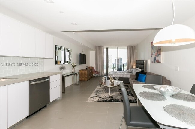 Building Photo - 1600 NE 1st Ave