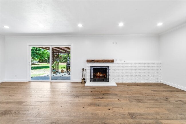 Building Photo - 1281 La Colina Dr