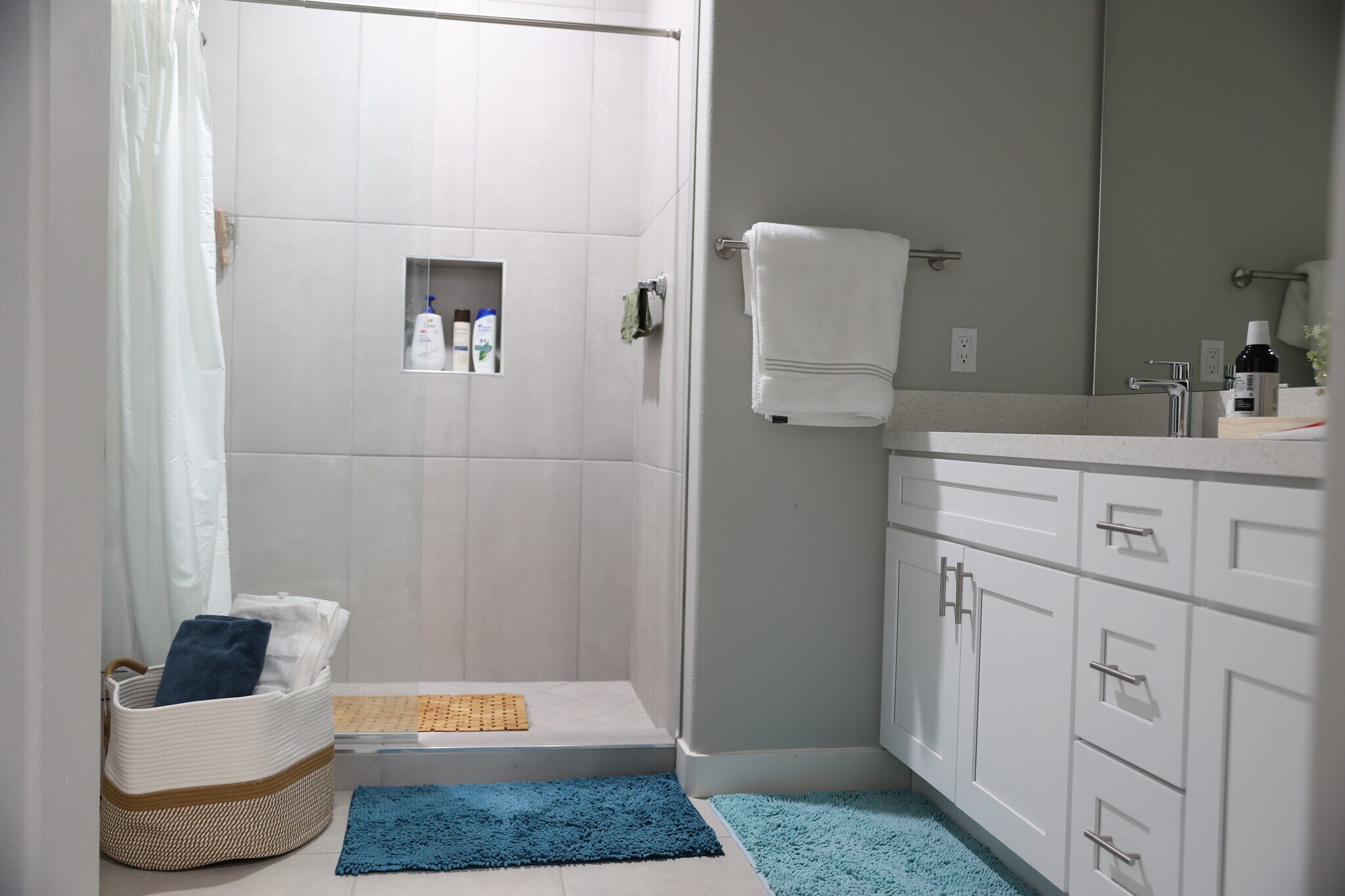 Building Photo - 13826 Caliente Dr