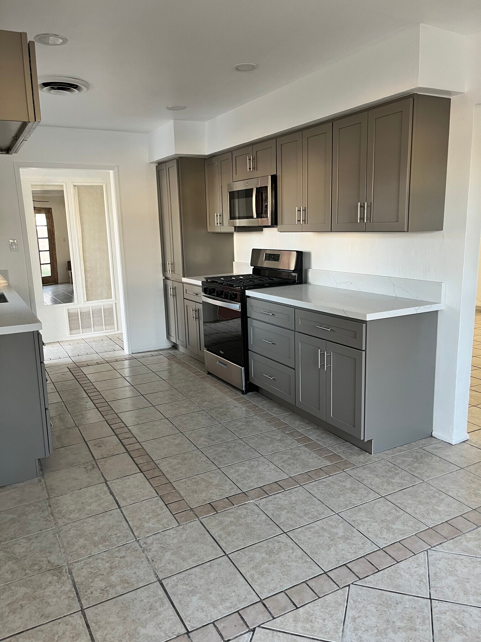 New appliances - 44765 San Luis Rey Ave