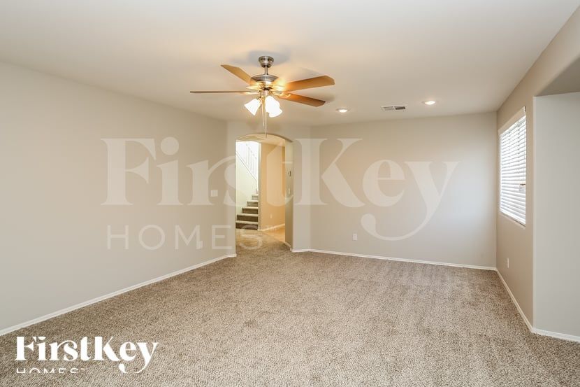 Building Photo - 7225 N Harbow Ridge Pl