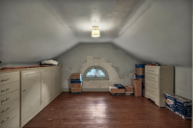 Building Photo - Move In Ready! 5 bedroom 3.5 bath near Was...