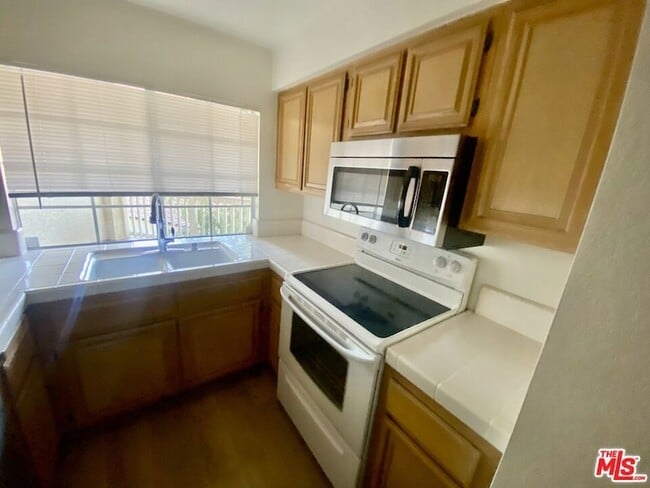 Building Photo - 675 Oak Run Trail