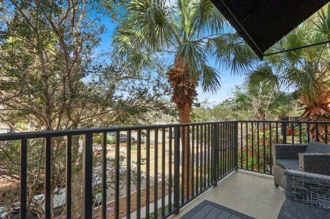 Building Photo - 136 Regions Way