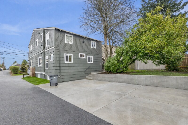 Building Photo - 1412 23rd St