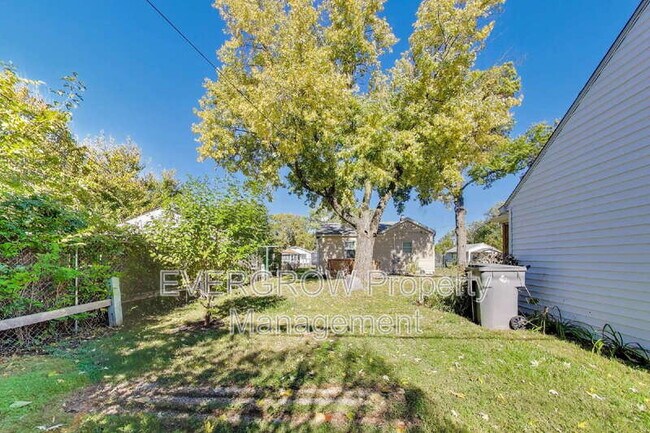 Building Photo - 321 Albany St