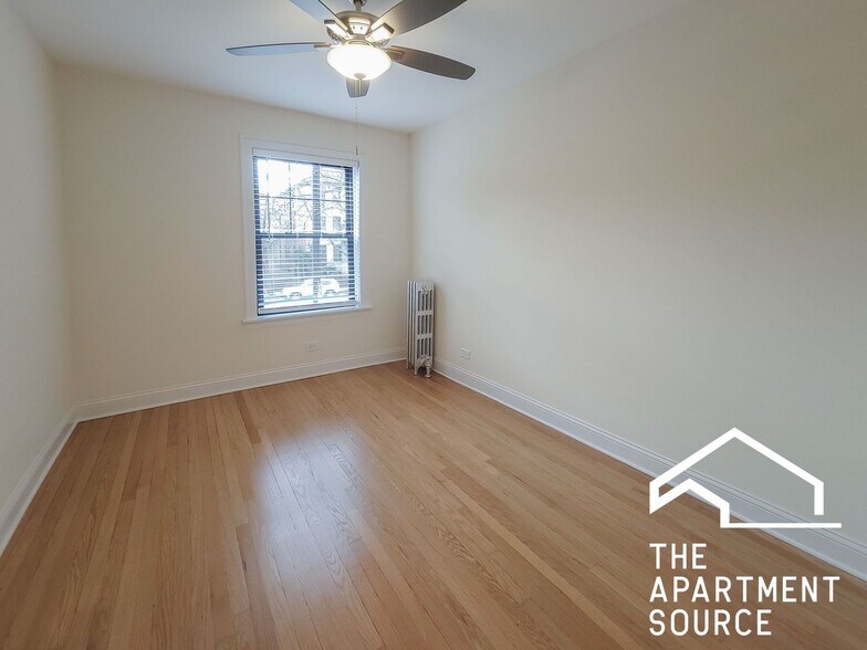 Building Photo - 1606 W Sunnyside Ave