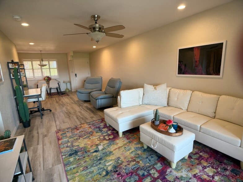 Soak op the relaxation! - 12212 N Paradise Village Pky S
