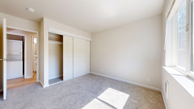 Building Photo - 401 Ignacio Blvd