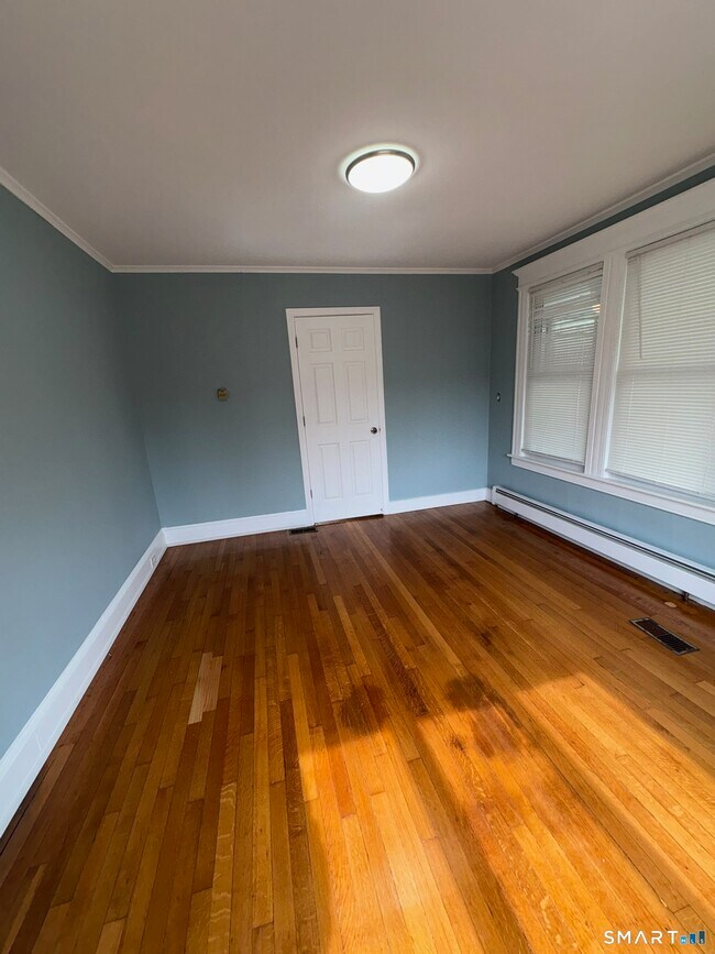 Building Photo - 1045 Cooke St