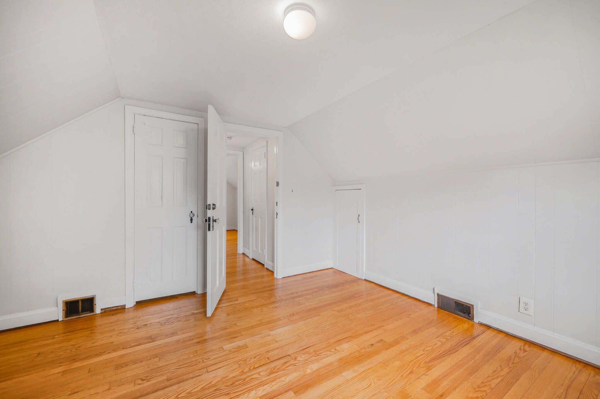 Building Photo - 155 Saint Charles St