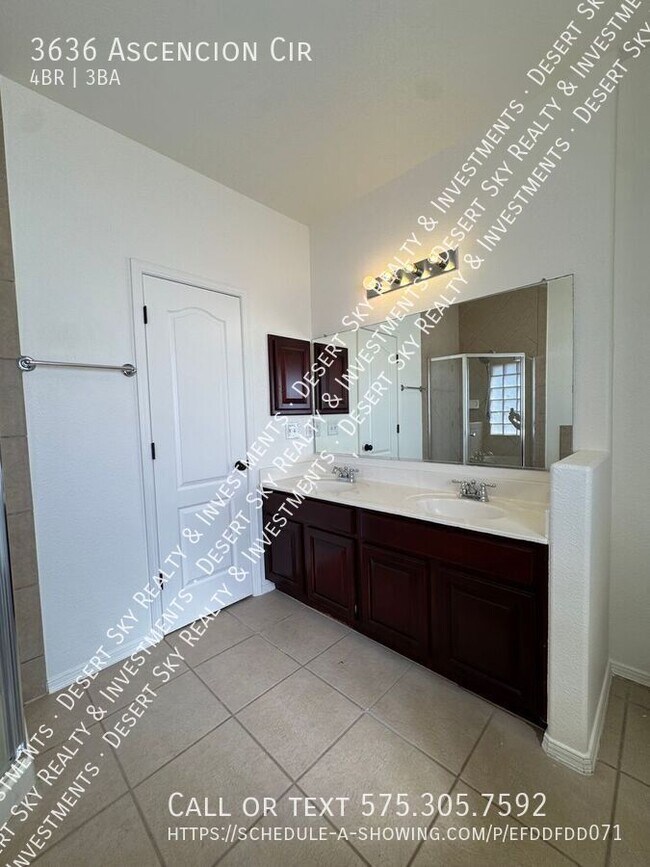 Building Photo - 3636 Ascencion Cir
