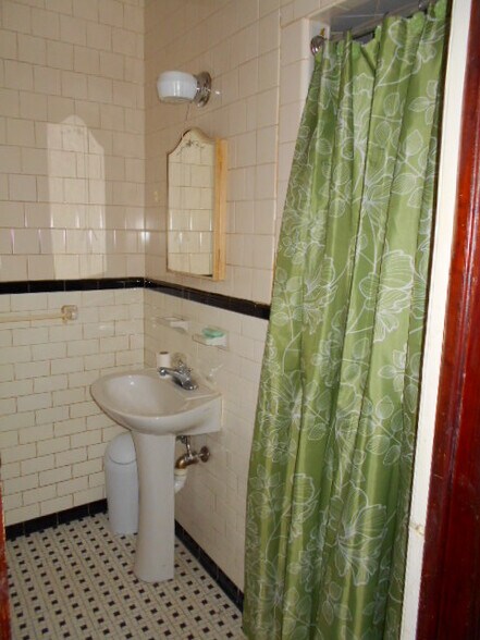 Building Photo - 3509 6th St