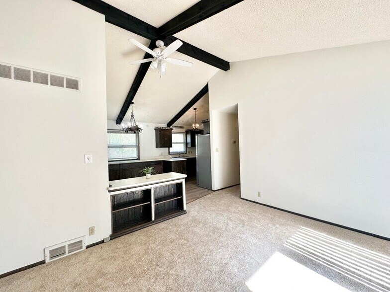 Building Photo - 2330 S Brookside Pky