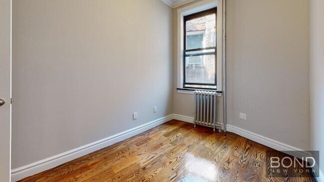 Building Photo - 326 E 35th St