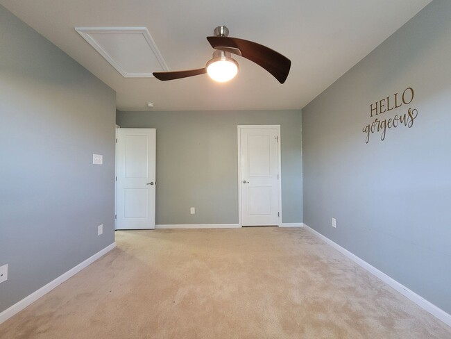 Building Photo - Large 2 story transitional in highly sough...