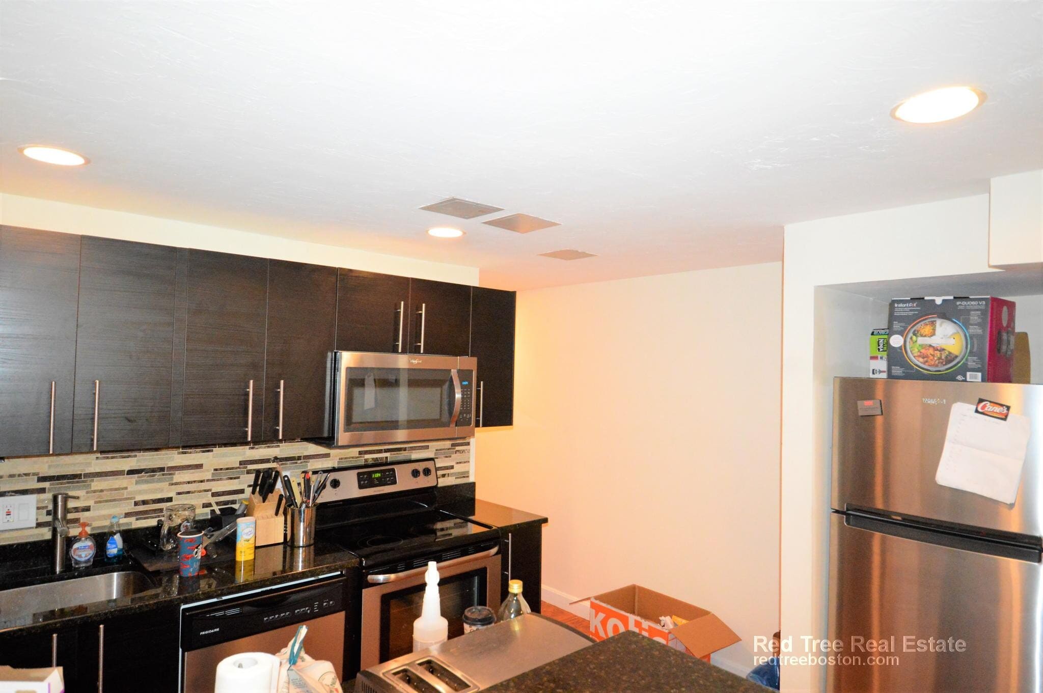 Building Photo - 79 Thatcher St