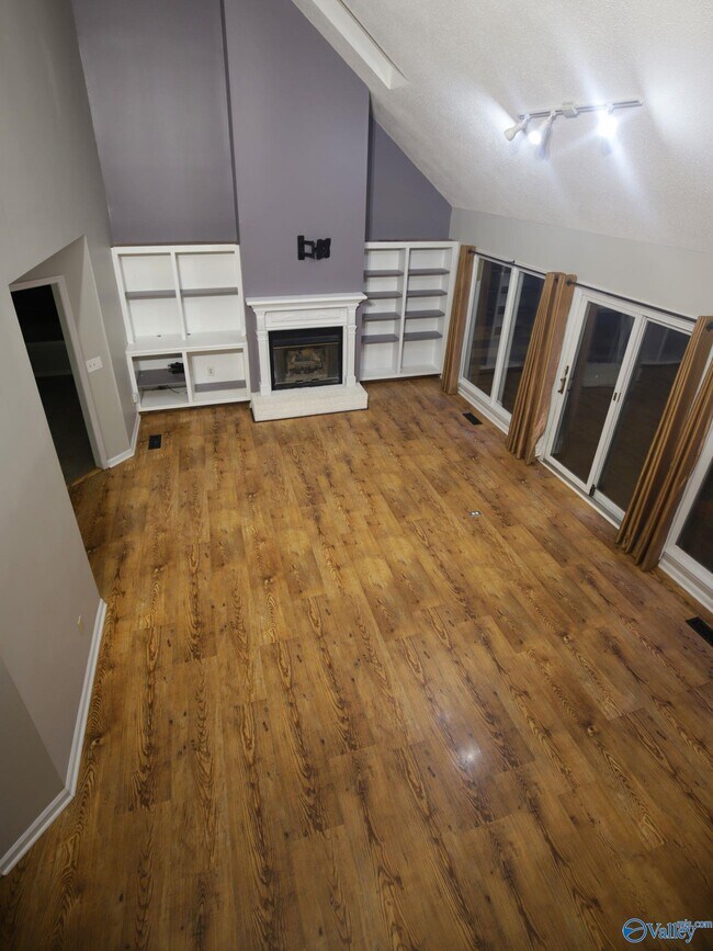 Building Photo - 104 Victoria Dr