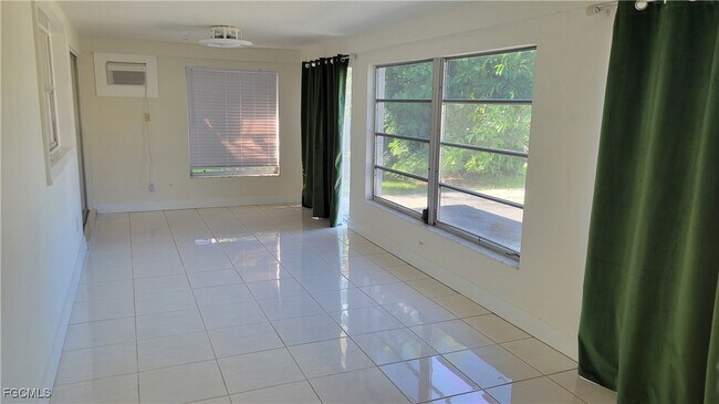 Building Photo - 5638 Riverside Dr