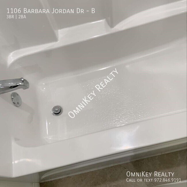 Building Photo - 1106 Barbara Jordan St