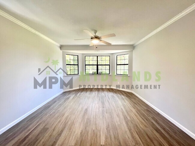 Building Photo - 746 Madera Rd