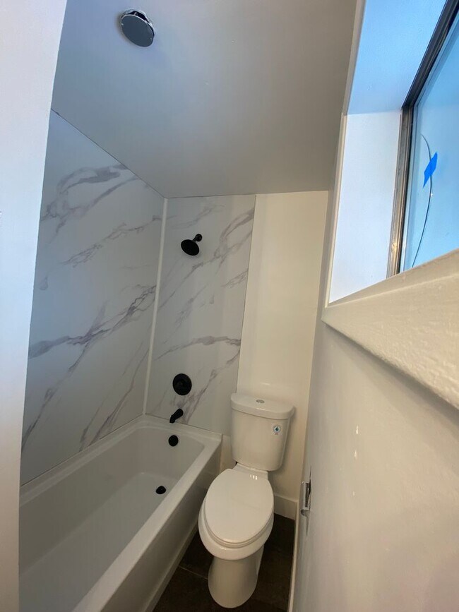 Building Photo - Illinois Duplex