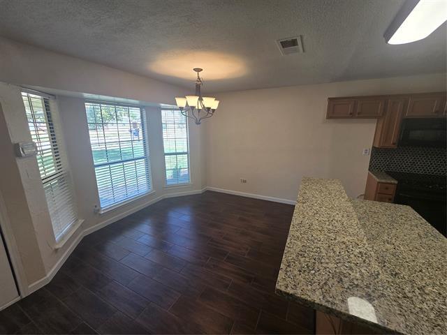 Building Photo - 508 Tarragon Ln