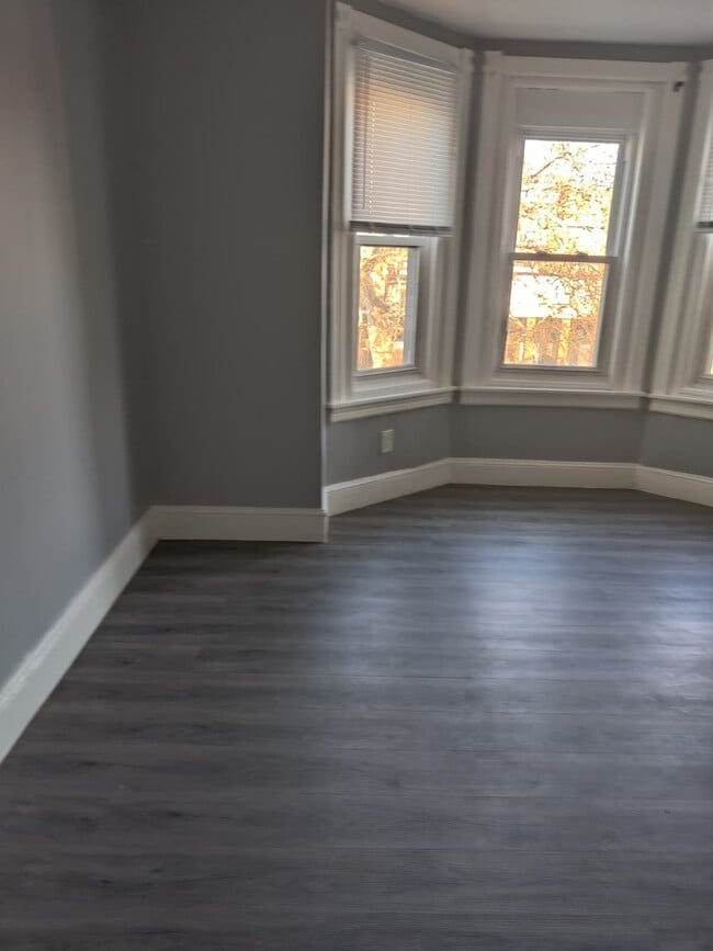 Building Photo - 5020 Westminster Ave